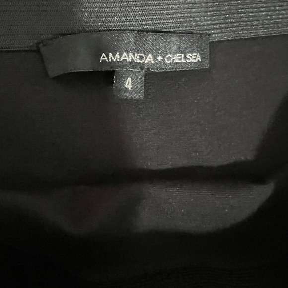 Amanda & Chelsea Pencil Skirt - Picture 4 of 4